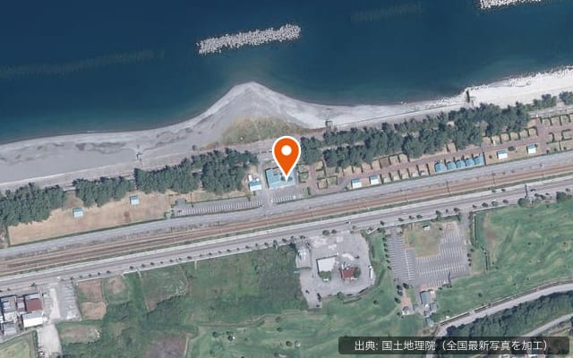 朝日ヒスイ海岸オートキャンプ場の空中写真